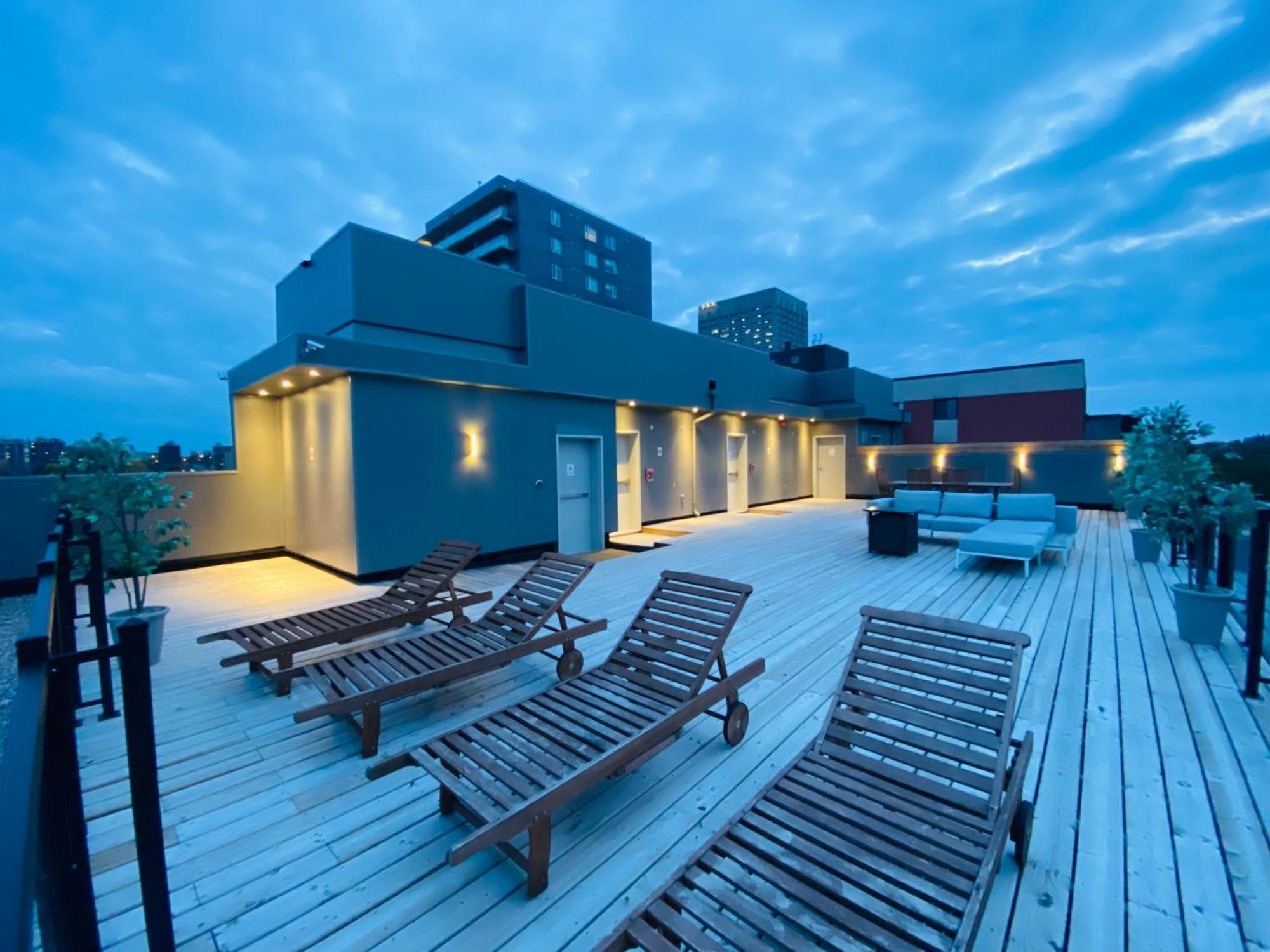 Westview Luxury Suites Ottawa Exterior photo